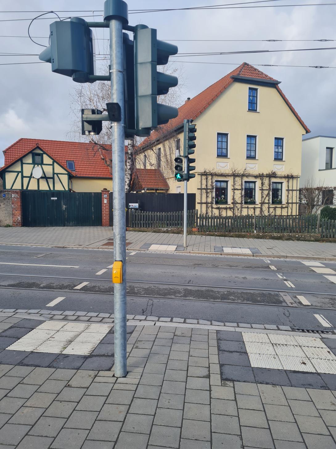 Traffic signal (traffic light) system