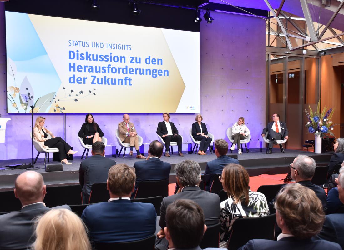 Diskussionsrunde zum Festakt 75 Jahre VKU in Berlin