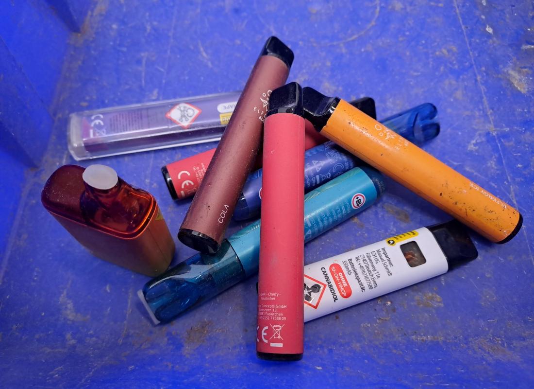 Vapes