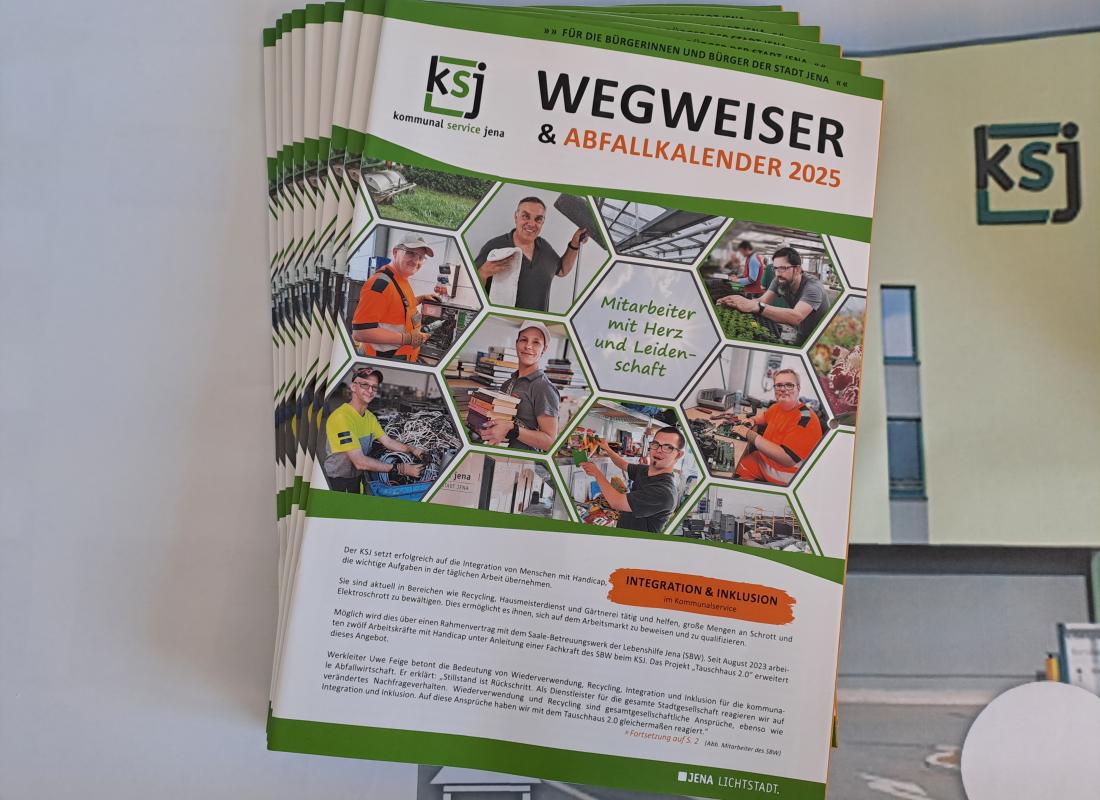 Wegweiser mit Abfallkalender