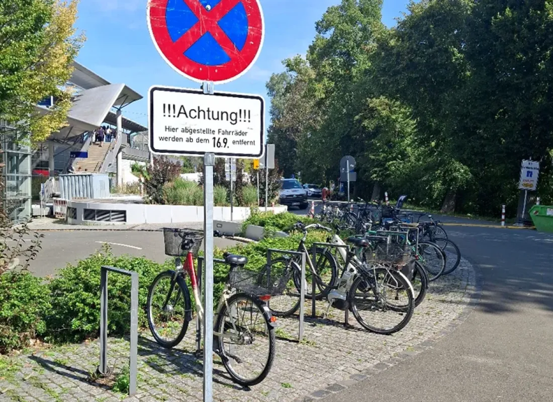 Hinweis Reinigungsarbeiten